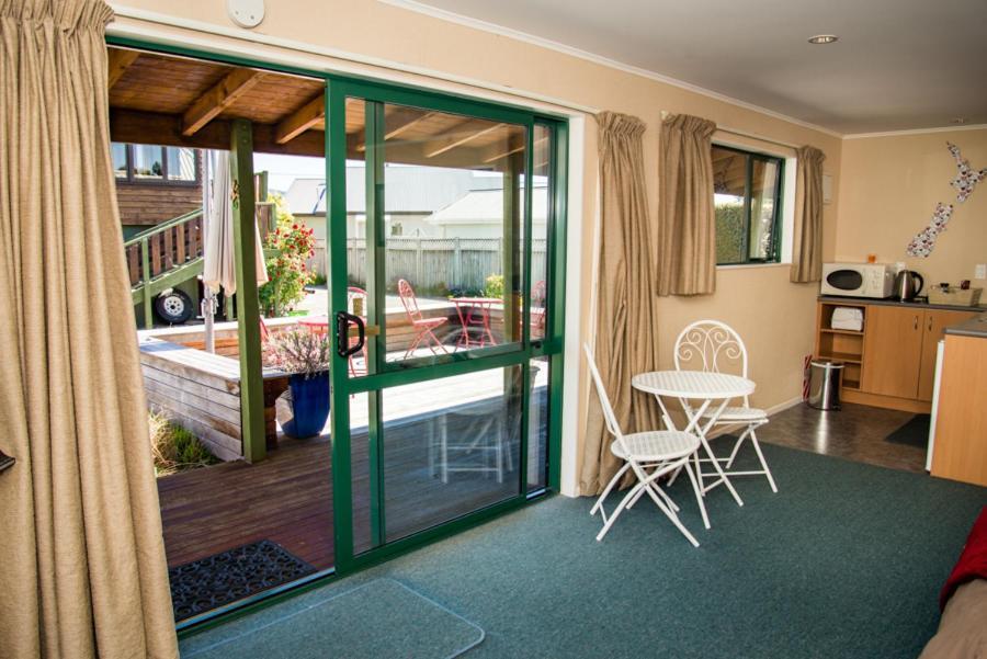 Te Waka Lodge Te Anau Exterior foto